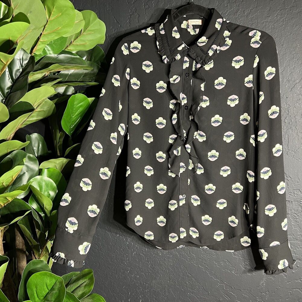 Aritzia Sunday Best Womens Size Small Black Floral Print Long Sleeve Button Down